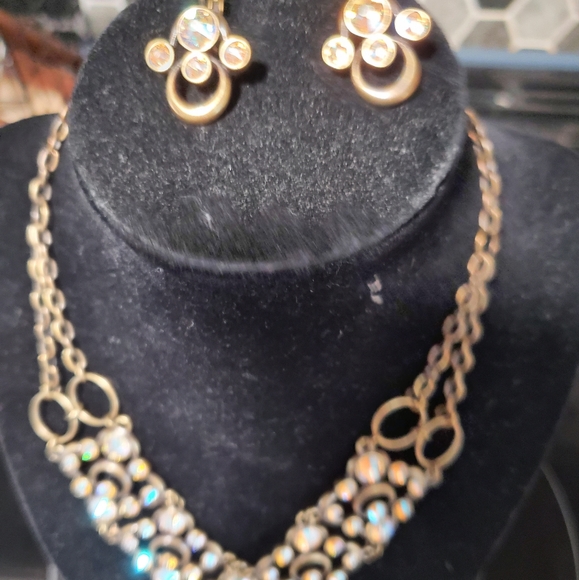 NIB Touchstone Crystal By Swarovski Retired Antigue Gold Necklace and Earrings - Picture 7 of 8